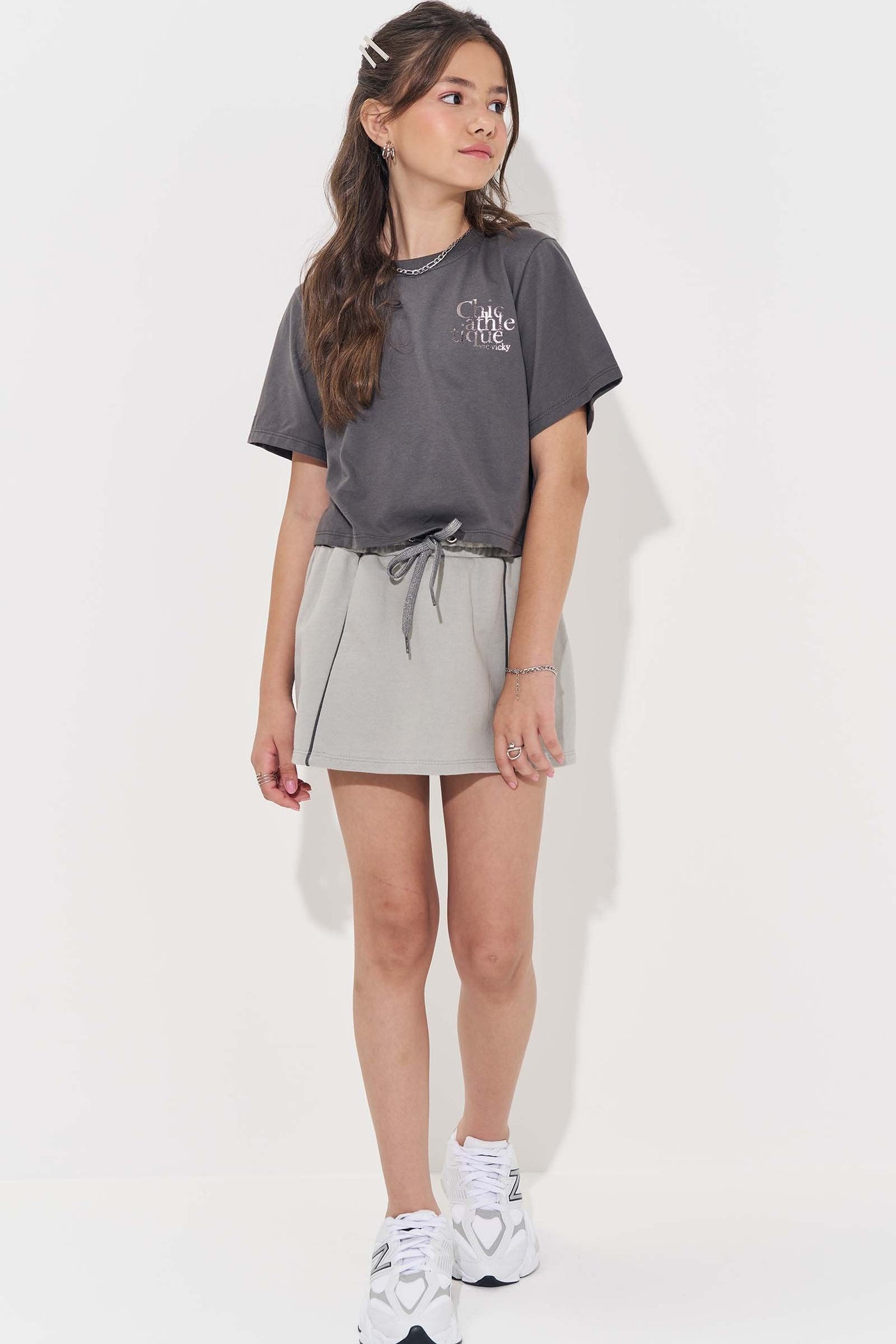 Conjunto de Camiseta Boxy Over em Meia Malha e Short Saia em Moletom 85172 Vic&Vicky Teen Menina