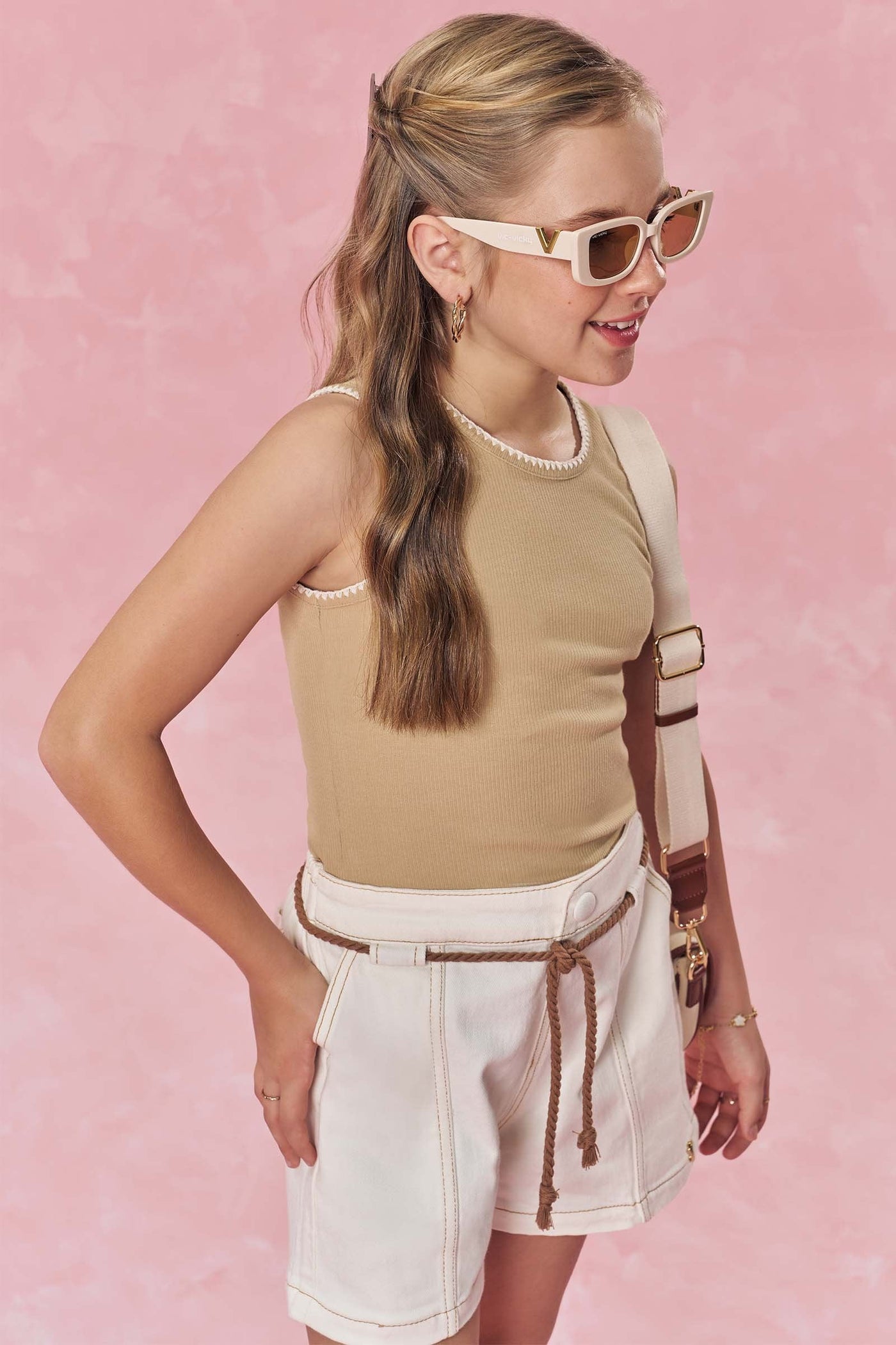 Óculos de Sol com Proteção UV400. Acompanha Case e Estojo Porta Óculos 83726 Vic&Vicky Teen Menina